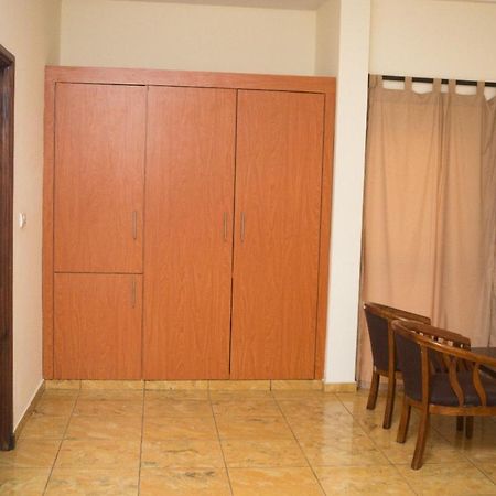 Hôtel Marbella Lomé Extérieur photo
