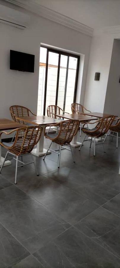 Hôtel Marbella Lomé Extérieur photo