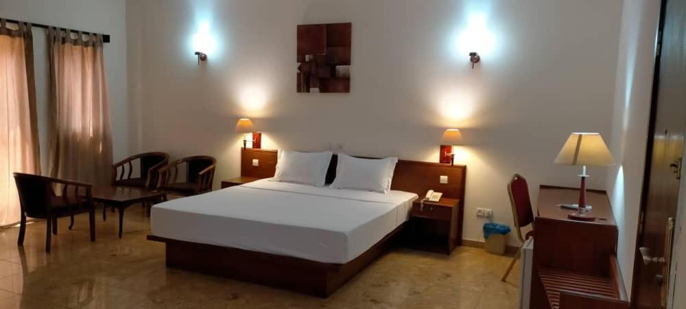 Hôtel Marbella Lomé Extérieur photo
