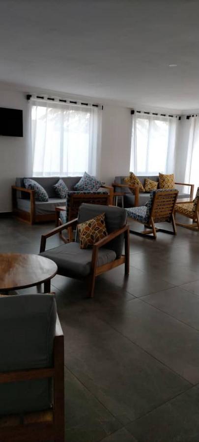 Hôtel Marbella Lomé Extérieur photo