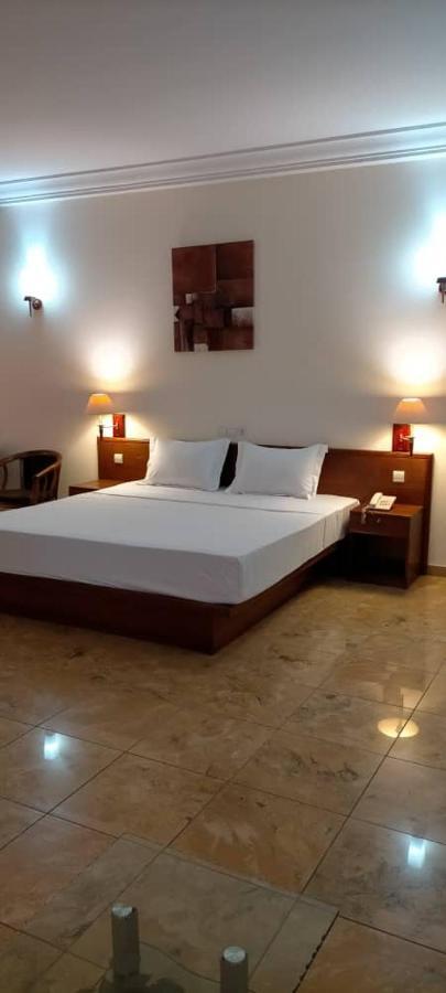 Hôtel Marbella Lomé Extérieur photo