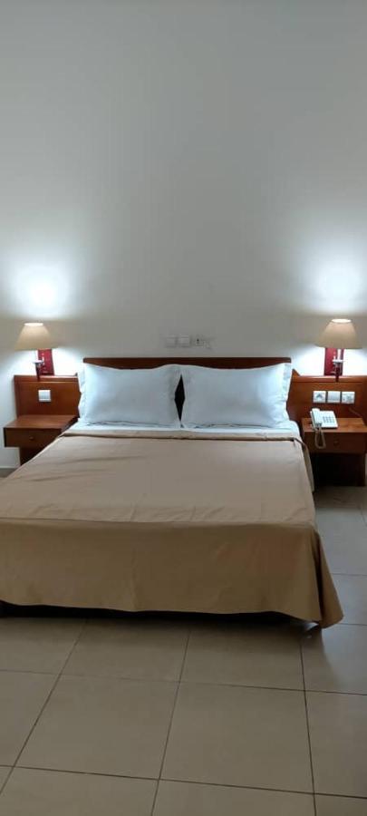 Hôtel Marbella Lomé Extérieur photo