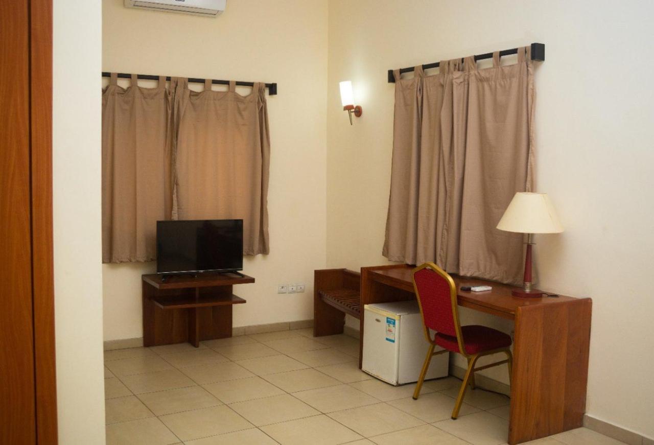 Hôtel Marbella Lomé Extérieur photo