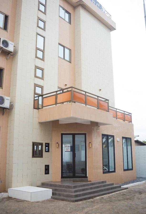 Hôtel Marbella Lomé Extérieur photo
